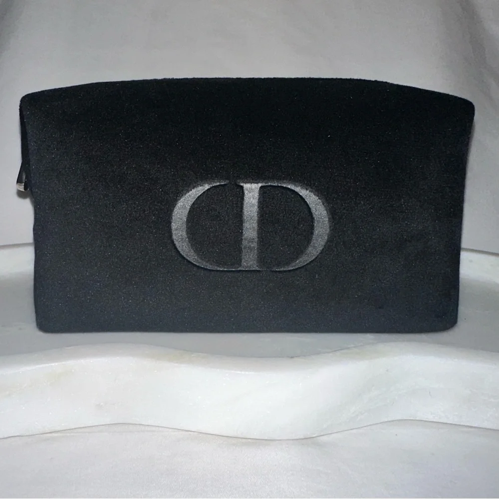 Dior Prestige Pouch Set - Picture 1 of 9